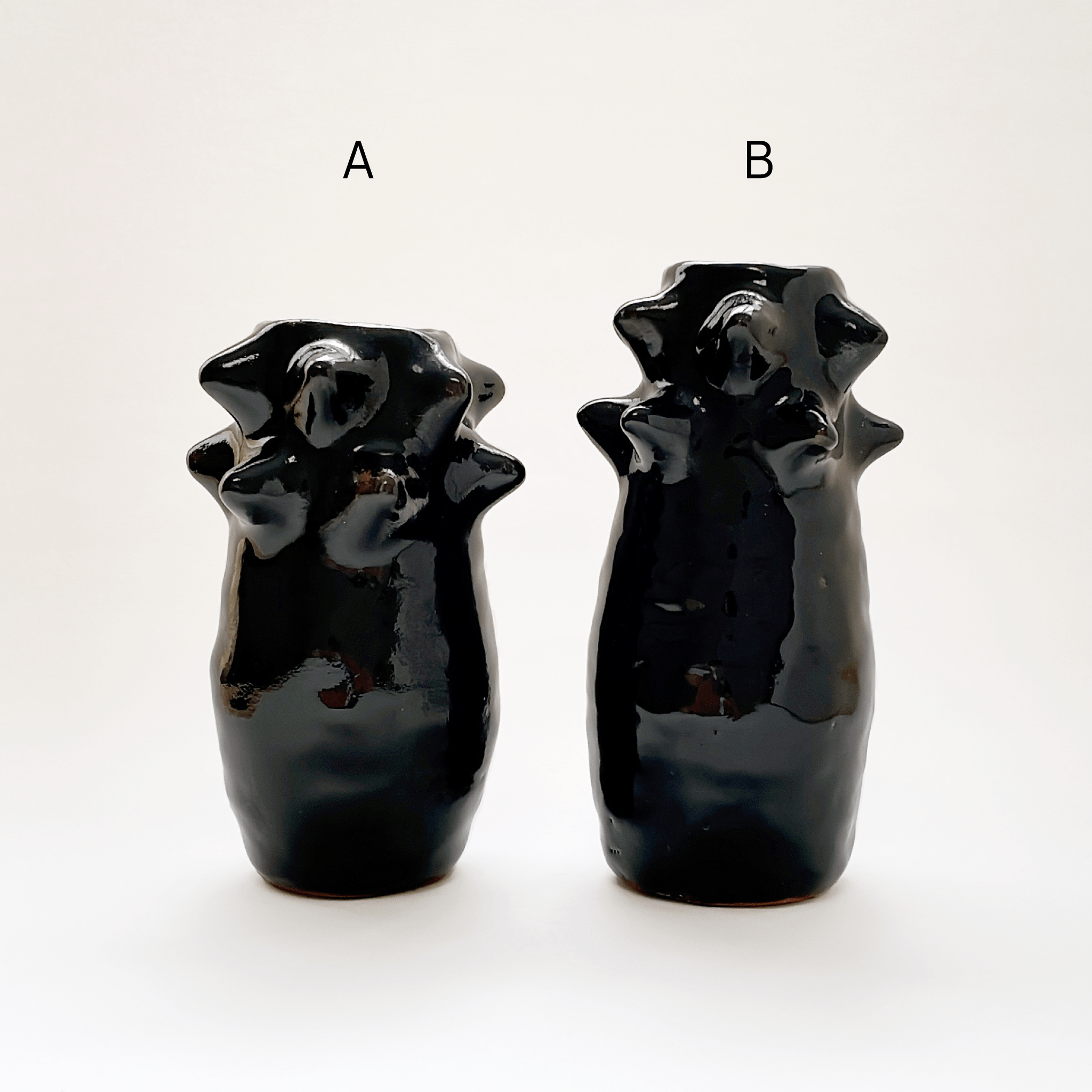 Satoko Kako Spicky vase (black)